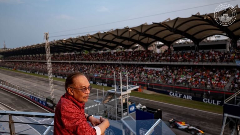 Sepang Kembali Hidup Dengan F1, PM Sifatkan GP Bahrain 2026 Kenangan Bermakna